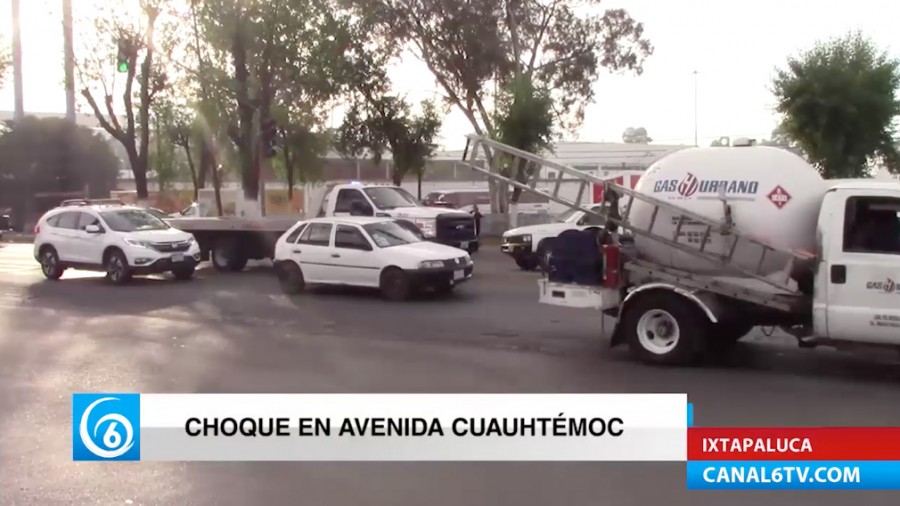 Nuevamente se suscitó un accidente en el cruce de avenida Cuauhtémoc y Acozac