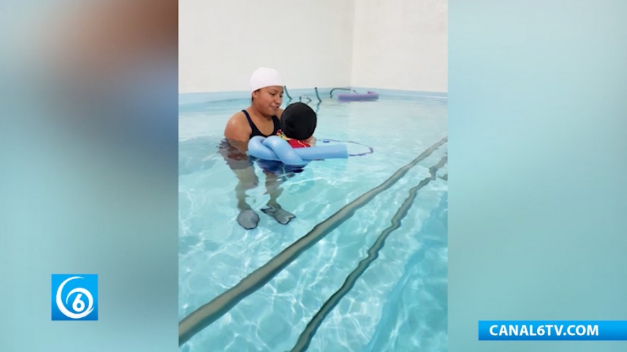 Uris Los Héroes realiza rehabilitación con terapias acuáticas