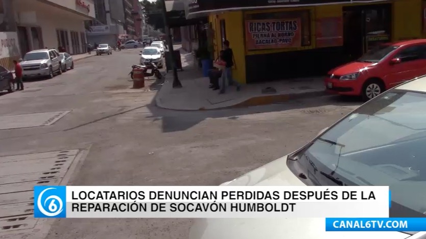 Locatarios denuncian grandes perdidas después de la reparación de socavón en la calle Humboldt