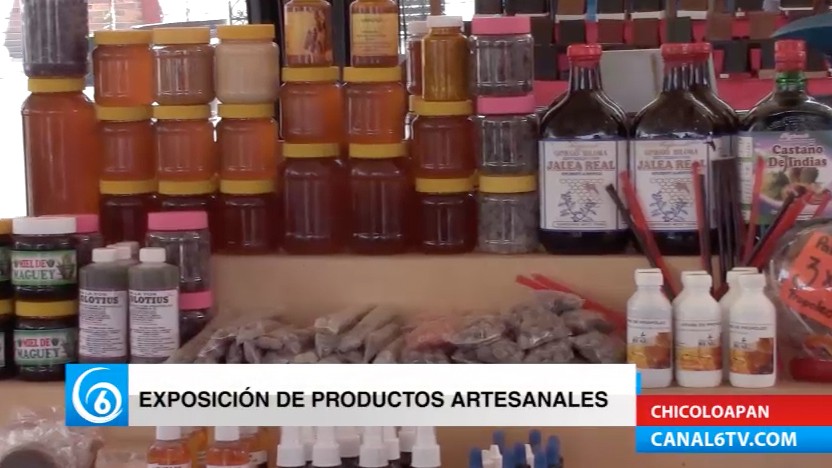 Exposición de productos artesanales en la explanada de Chicoloapan