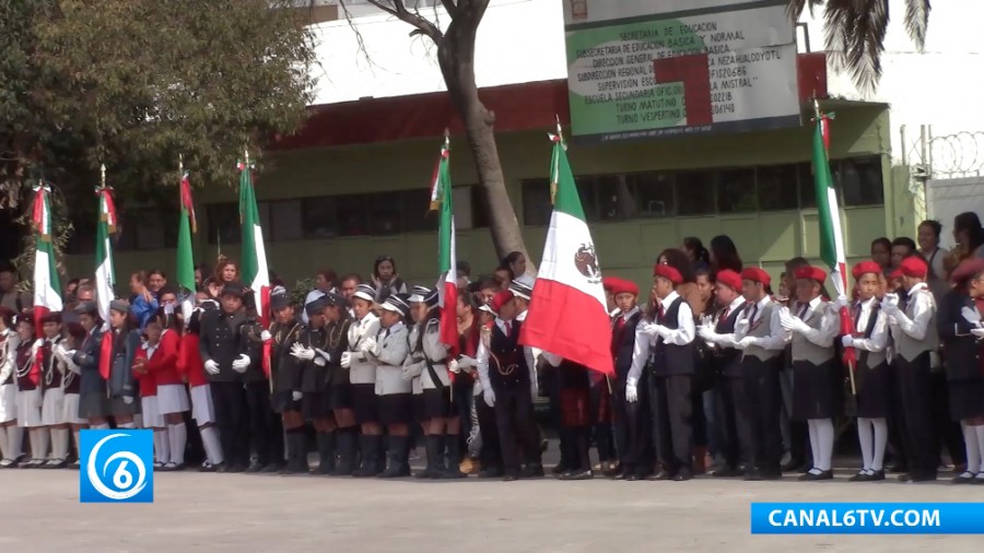 Autoridades de Ixtapaluca llevaron a cabo el 78 Aniversario del Día de la Bandera