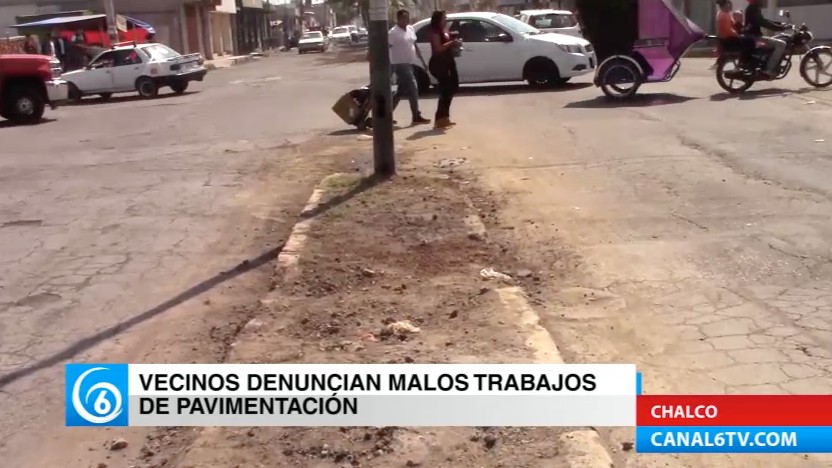 Vecinos de Chalco denuncian malos trabajos de pavimentación en la colonia Jacalones