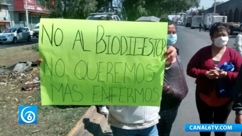 Vecinos de la colonia Carlos Hank González, denuncian rastro por falta de higiene que afecta su salud