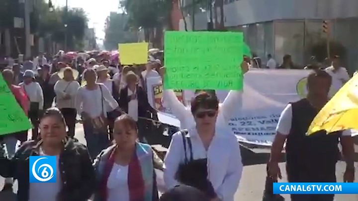 Jubilados del ISEM solicitan a las autoridades les entreguen su seguro de retiro involuntario