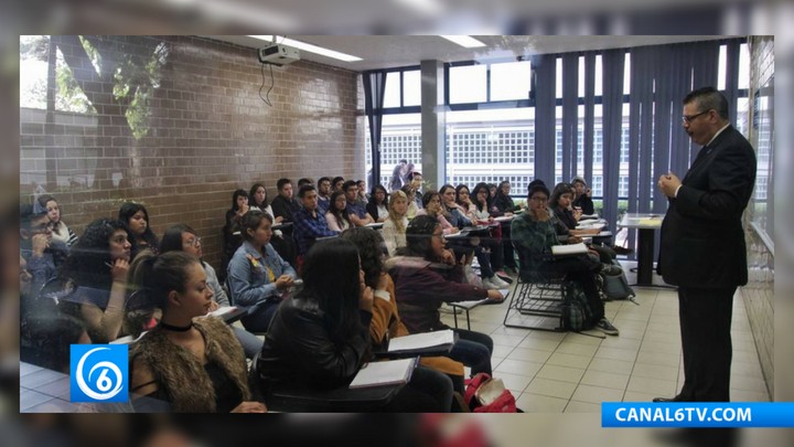 Miles de alumnos regresan a clases en UNAM e IPN