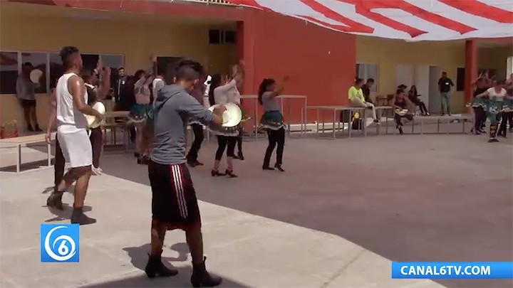 Jóvenes de la CDMX se preparan para concurso de folklore en Oaxaca