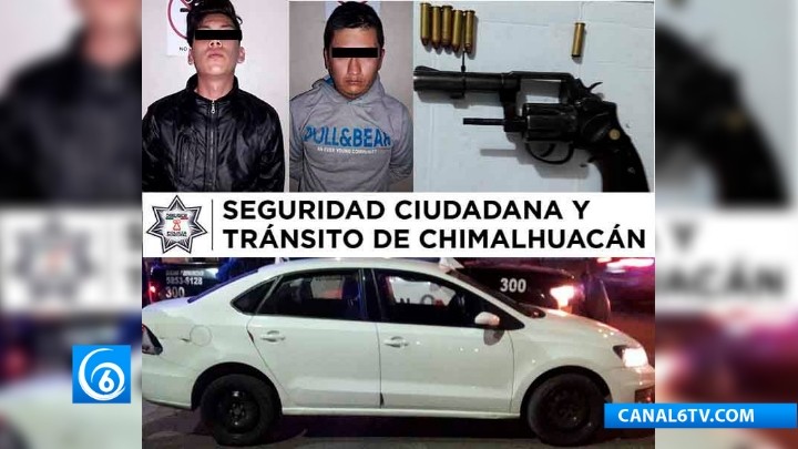 Policías de Chimalhuacán impiden robo de auto y capturan a responsables