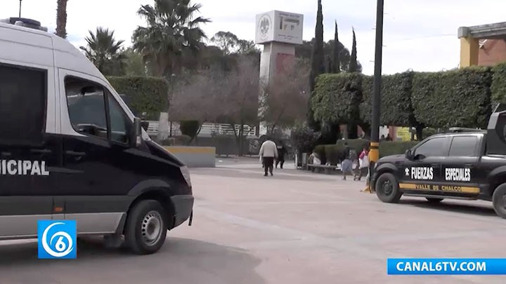 El edil saliente Ramón Montalvo, realizó entrega de unidades y uniformes a policías de Valle de Chalco
