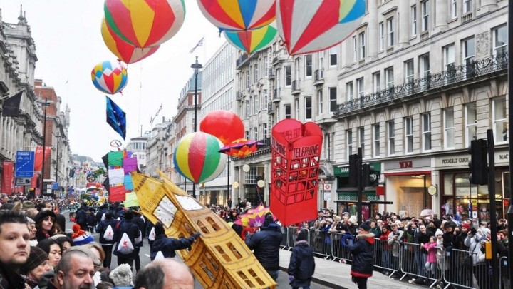 Londres contó con la participación de mexicanos en el desfile de Año Nuevo
