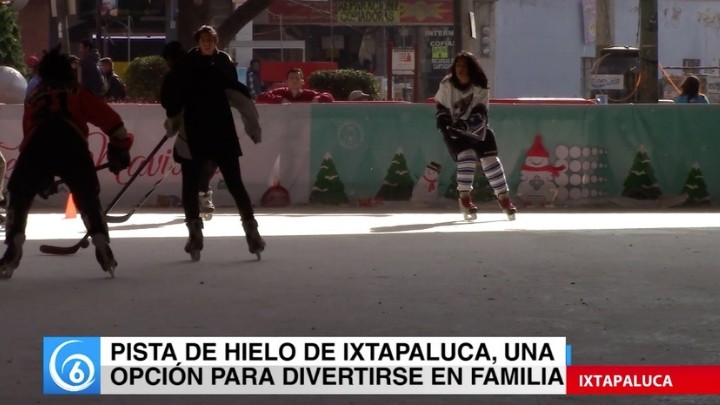 Diversión para la familia en la pista de hielo ubicada frente al municipio de Ixtapaluca