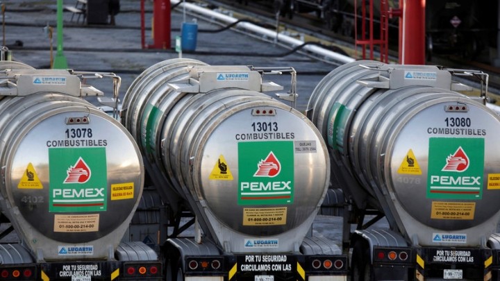 México invertirá 5.538 millones de dólares para rescatar a Pemex