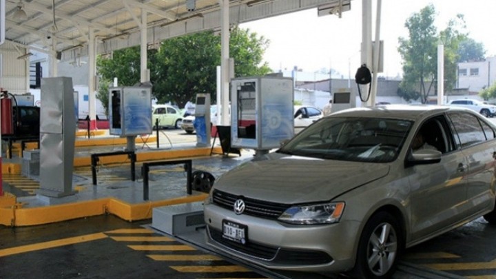 Dan prórroga de 15 días para verificar autos con engomado amarillo