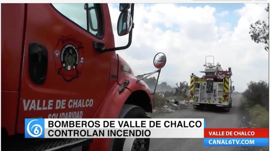 En el municipio de Valle de Chalco bomberos controlaron el incendio en la avenida Chimalpahin y Adolfo López Mateo
