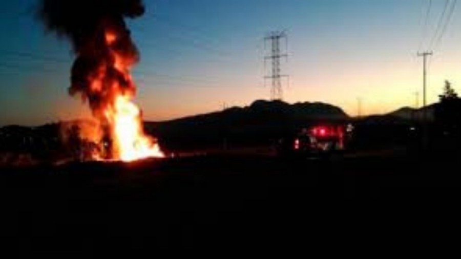 Toma clandestina se incendió esta madrugada en el municipio de Axapusco