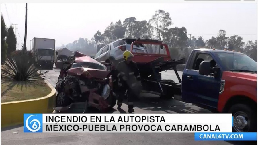 Incendio en pastizales provocaron carambola en la autopista México-Puebla