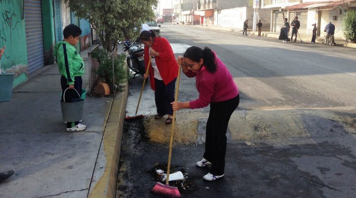 Calles y avenidas del municipio de Chimalhuacán se llevó a cabo una jornada de limpieza