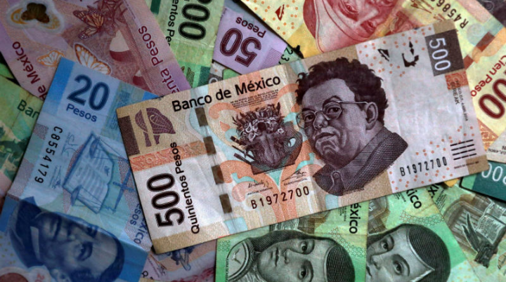 El peso mexicano sufrió una caída de 0.15% por dólar