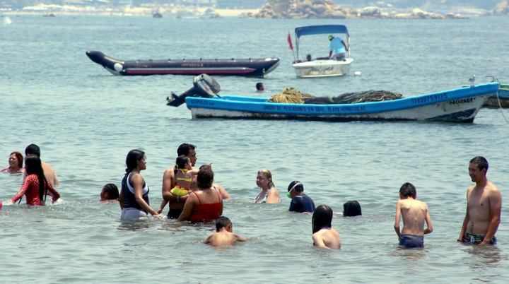 Playas de Acapulco en alerta por bacteria fecal