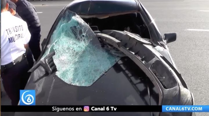 Choque en la Autopista México-Puebla deja dos personas lesionadas.