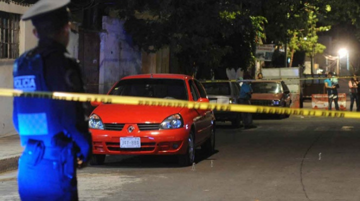 Noche violenta deja dos muertos en la CDMX