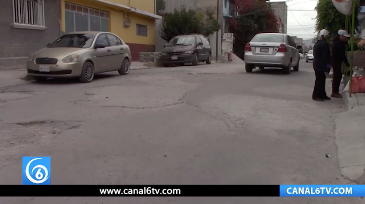 Grietas, zanjas y baches afectan la vida diaria de los habitantes del municipio de La Paz