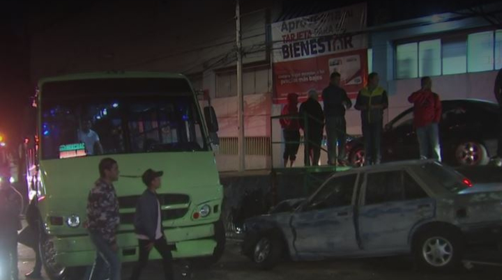 Accidente automovilístico deja varios lesionados en la Álvaro Obregón