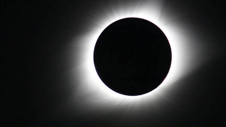 El último eclipse de la década se observa parcialmente en algunos países de Asia, África y Australia