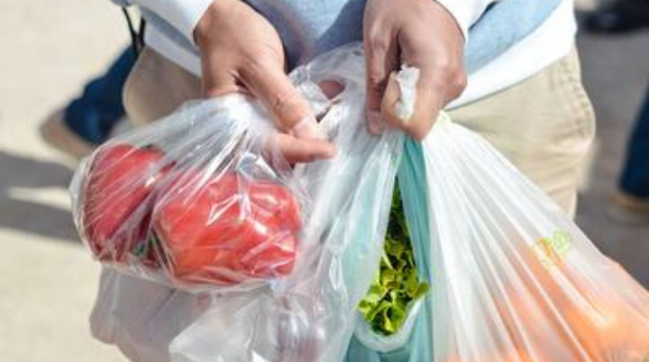Se multará a establecimientos que den bolsas de plástico en la CDMX