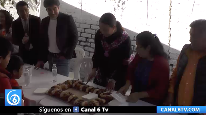 Con regalos y rosca de Reyes  festejan a niños en Valle de Chalco