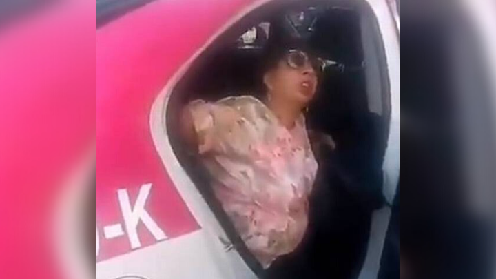Surge #LadyMuertos; la mujer que se niega a pagar el taxi porque hay un cadáver