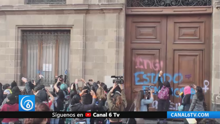 Feministas vuelven a protestar en Palacio Nacional