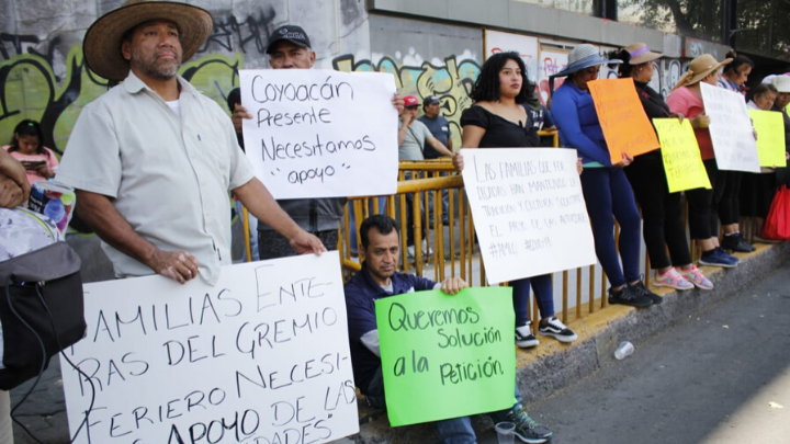 Trabajadores de ferias exigen apoyo al gobierno de la CDMX