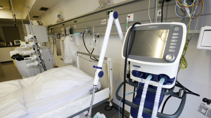 Se investiga compra de ventiladores a hijo de Bartlett