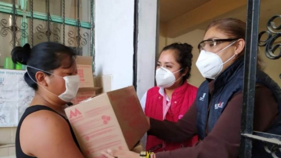 Entregan despensas a estudiantes de Ixtapaluca
