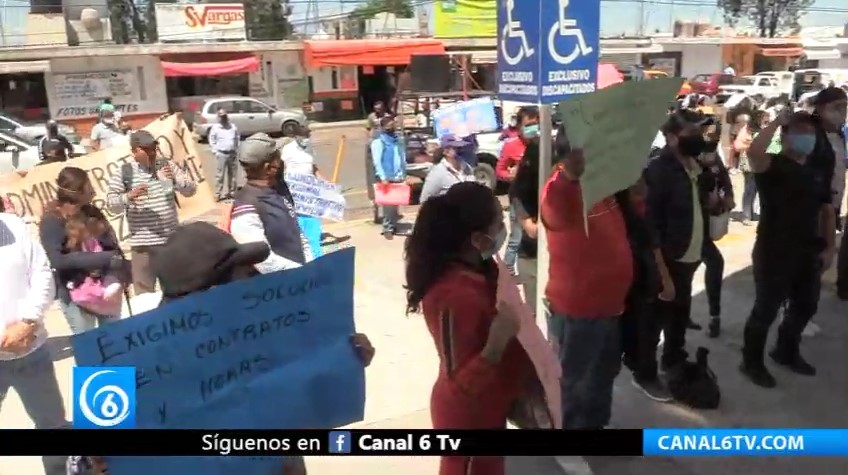 Maestros trabajan sin contrato ni pago de salario por parte del gobierno de Puebla