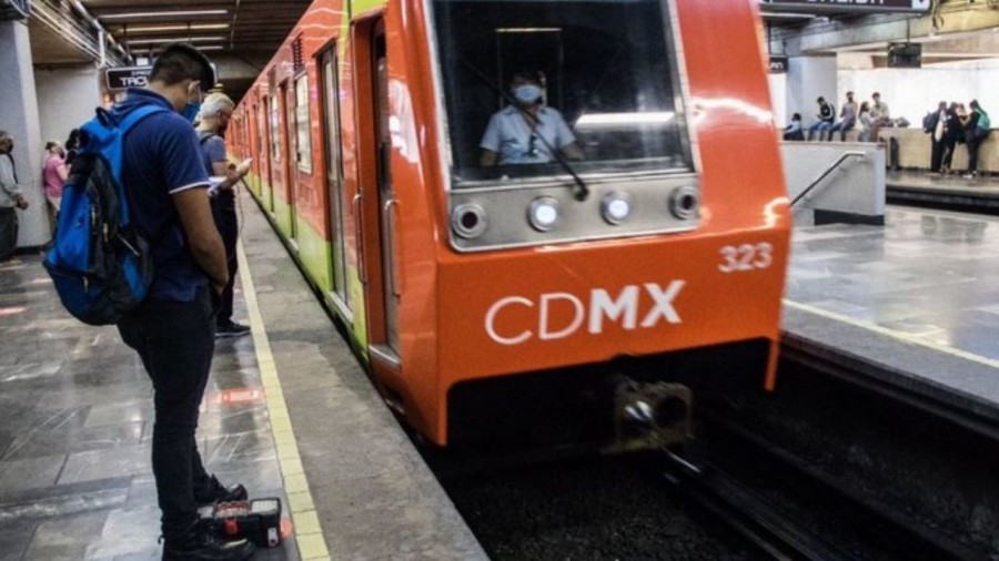Mensaje en Twitter evita suicidio en el Metro