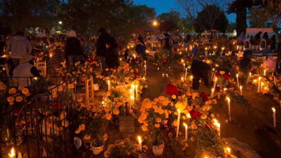 EdoMex cerrará los panteones el Día de Muertos