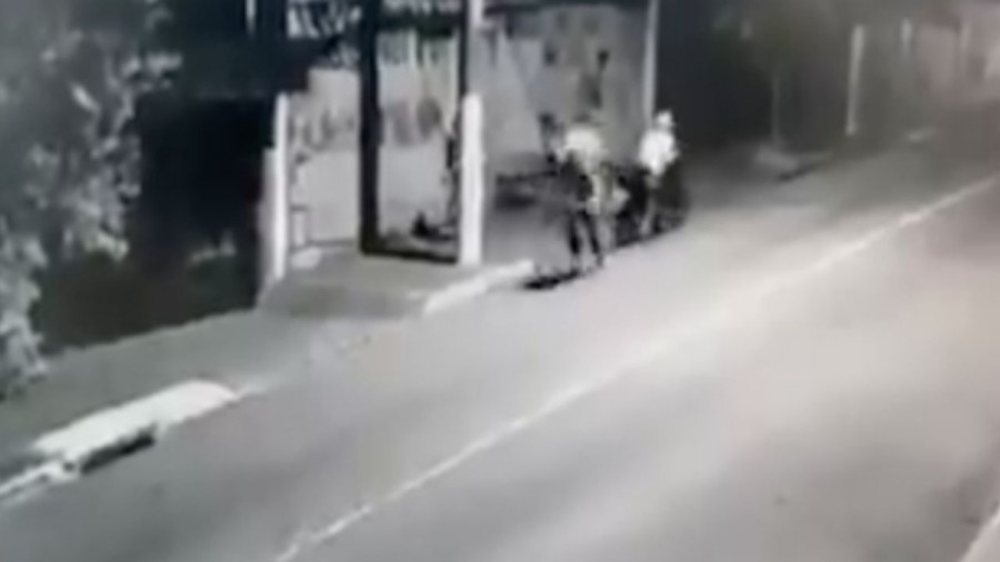 Con un arma de fuego, mujer se defiende de un posible asalto