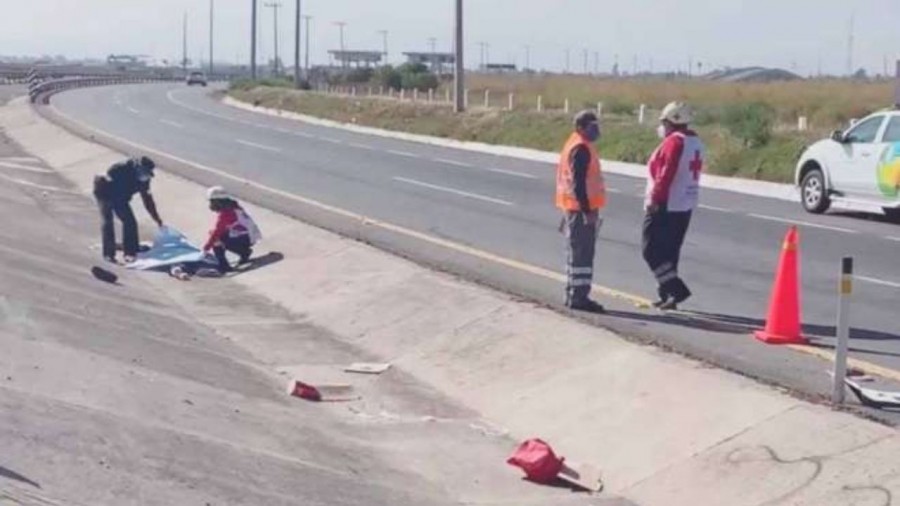 Encuentran cadáver atropellado en Circuito Exterior Mexiquense