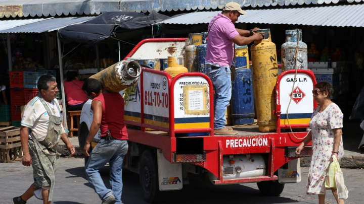 Alzas en electricidad, gas, jitomate y cebolla aportan a inflación de octubre