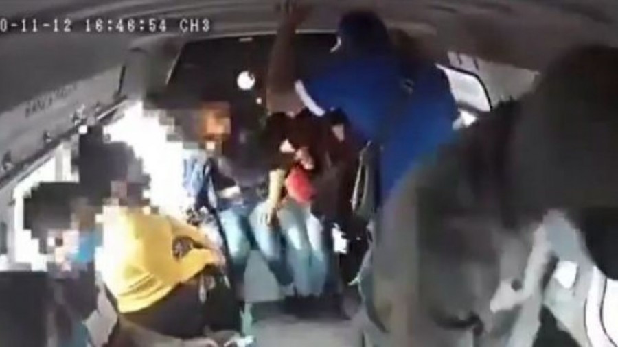 Captan asalto en una combi de Nezahualcóyotl