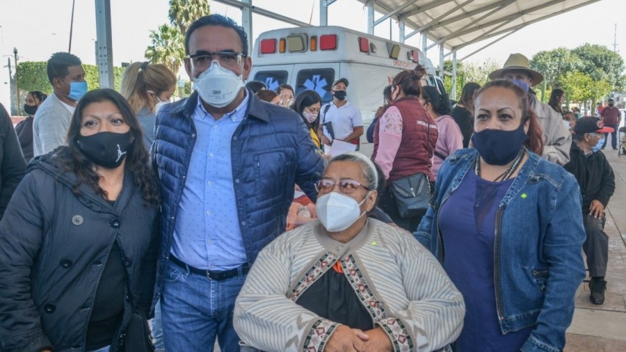 Valle de Chalco entrega apoyo a viejitos