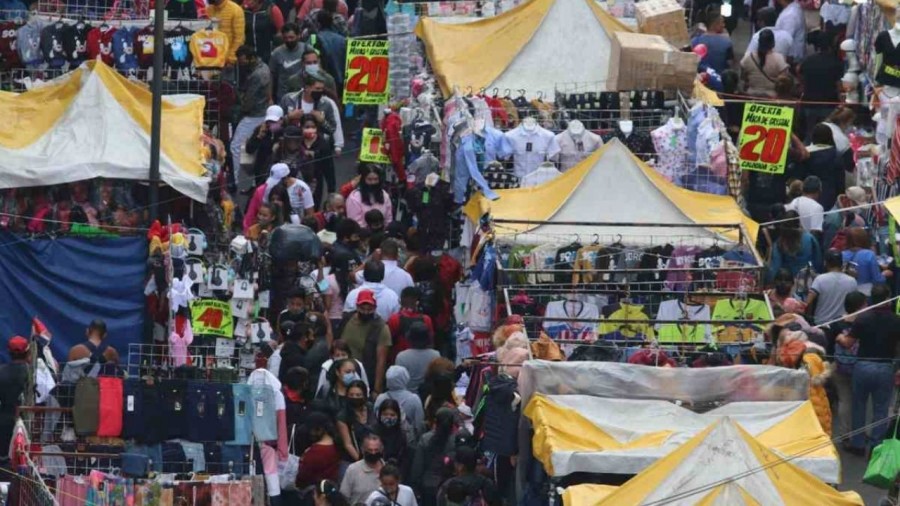 Compras navideñas generan aglomeraciones en la CDMX