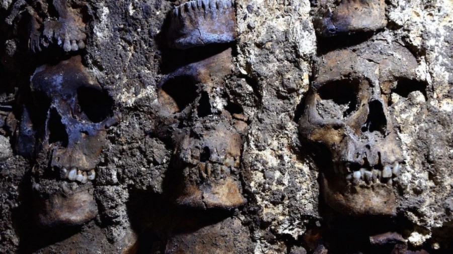 Encuentran más de 100 cráneos en un altar a Huitzilopochtli