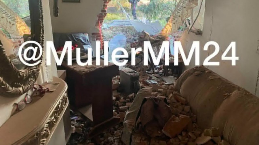 Tráiler destroza sala de una vivienda en Ecatepec