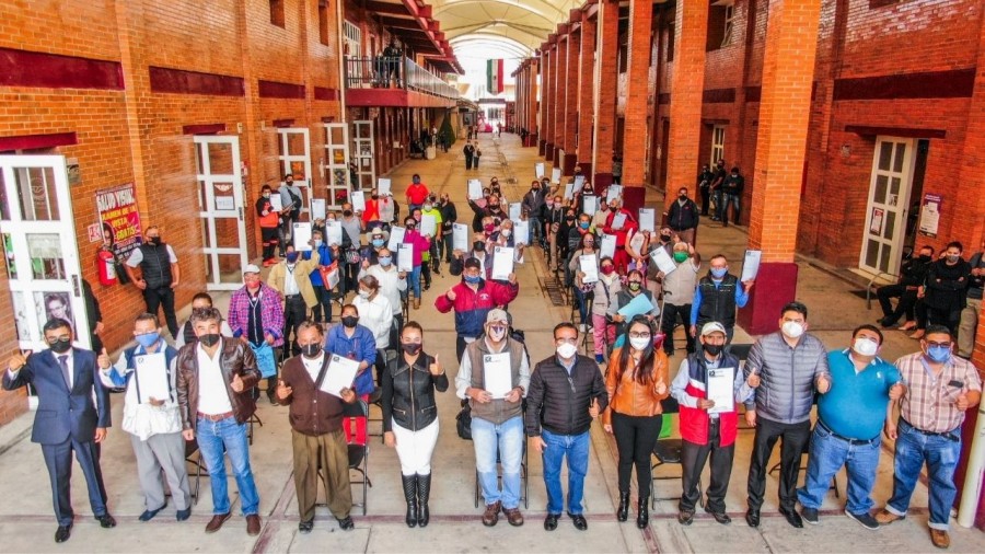 En Valle de Chalco entregan testamentos en apoyo a las familias