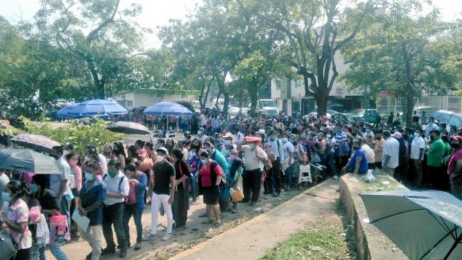 Con desorganización total arranca entrega de apoyos a damnificados en Tabasco