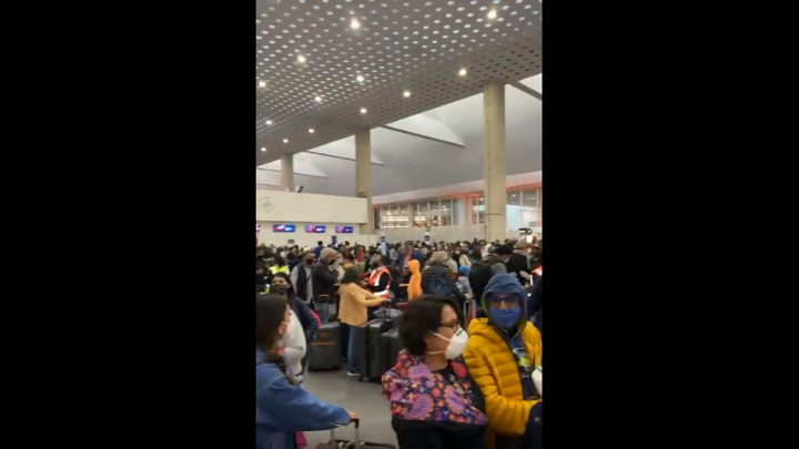 De impacto; Aeropuerto de la CDMX saturado en plena pandemia