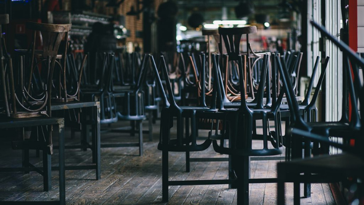 CANIRAC advierte que semáforo rojo hundirá aún más a restaurantes