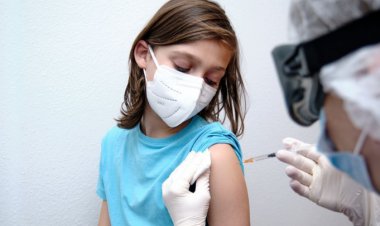 Pfizer solicitará a Cofepris autorización para aplicar vacuna a adolescentes